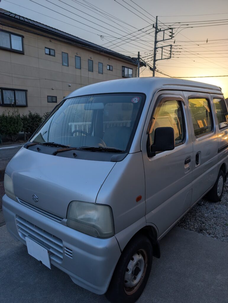 エブリィ